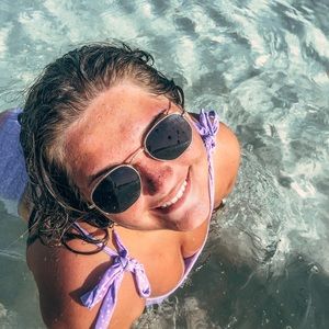 Meet your Posher, Avery